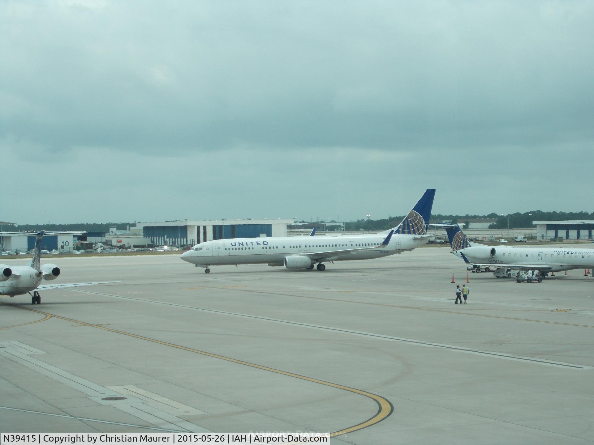 N39415, 2008 Boeing 737-924/ER C/N 32826, United 737-900ER