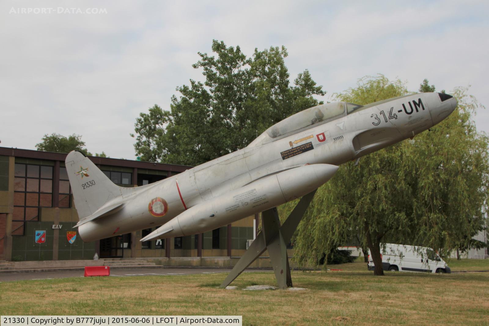 21330, Canadair CT-133 Silver Star 3 C/N T33-330, preserved at Tours