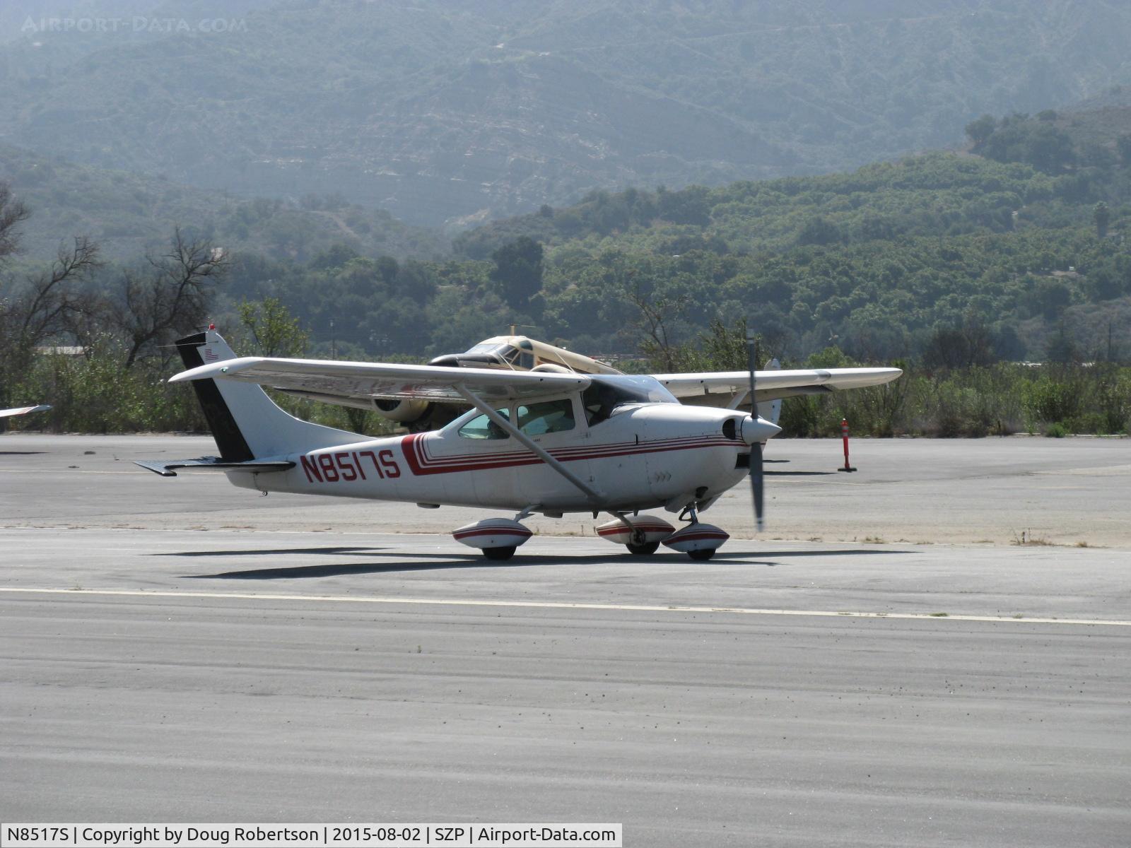 N8517S, 1965 Cessna 182H Skylane C/N 18256617, 1965 Cessna 182H SKYLANE, Continental O-470 230 Hp, landing roll Rwy 22