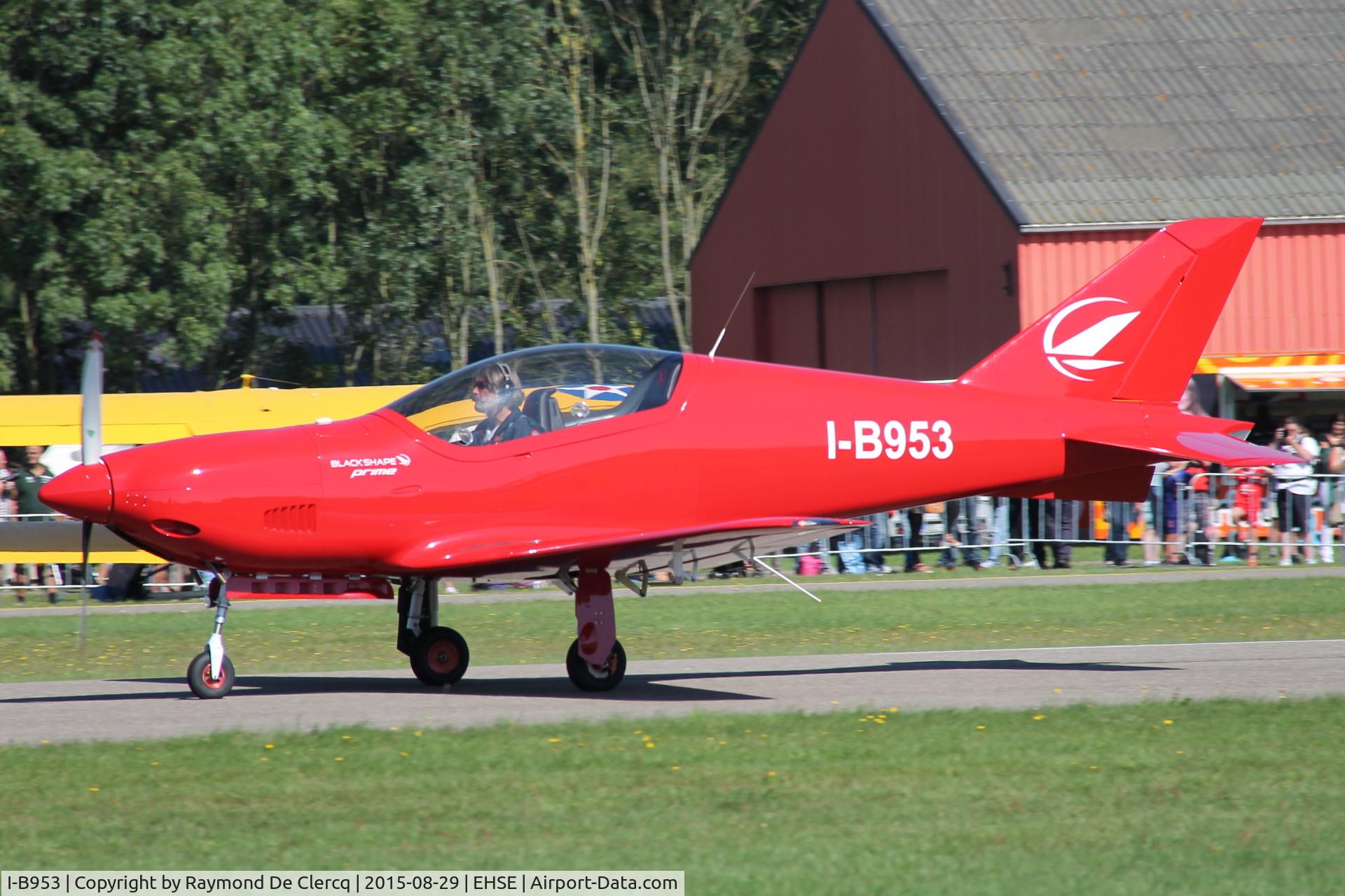 I-B953, 2014 Blackshape Prime BS-100 C/N BPU018-14, Landing at Seppe/Breda airshow.