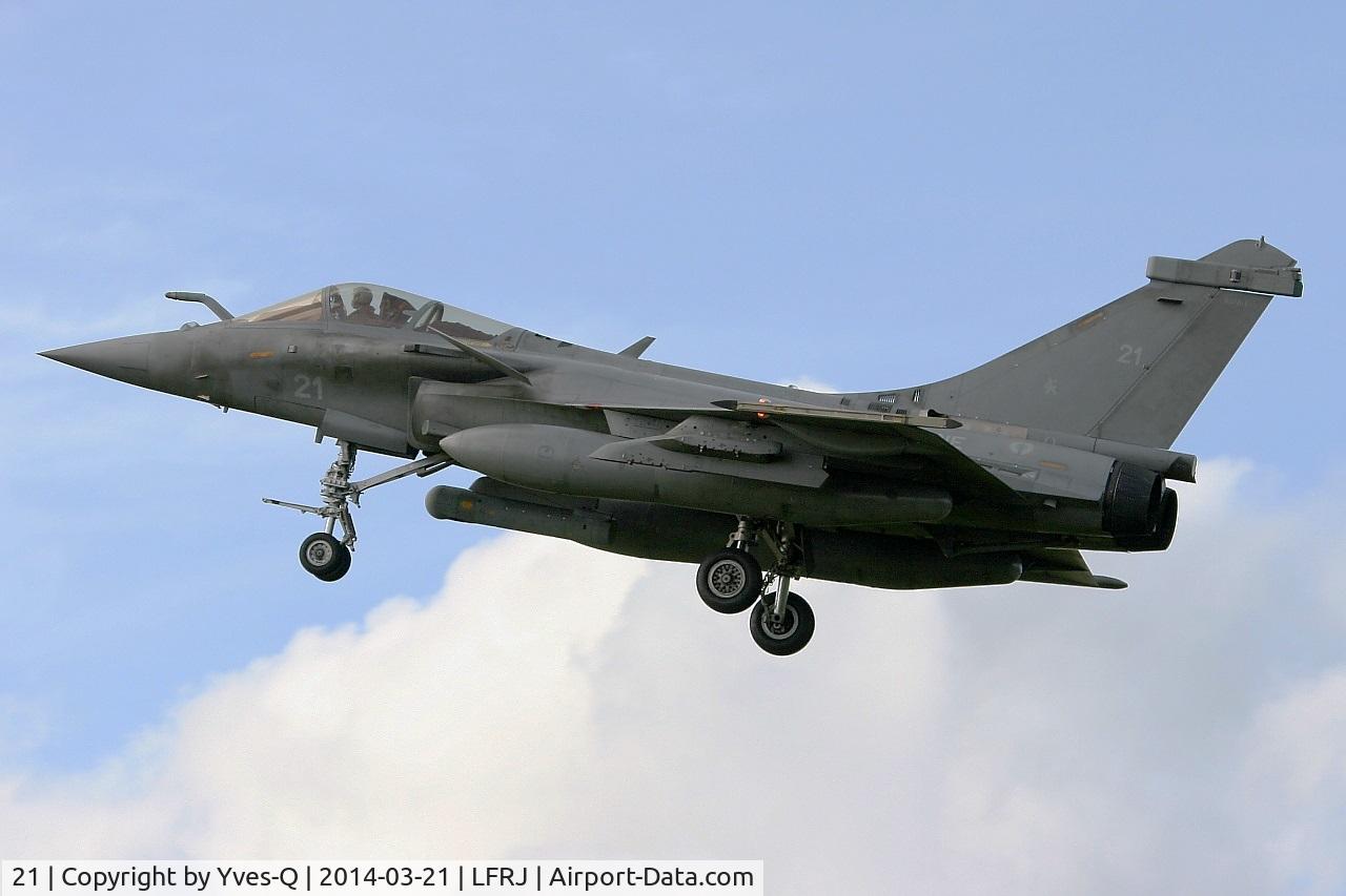 21, Dassault Rafale M C/N 21, Dassault Rafale M, Short approach rwy 08, Landivisiau Naval Air Base (LFRJ)