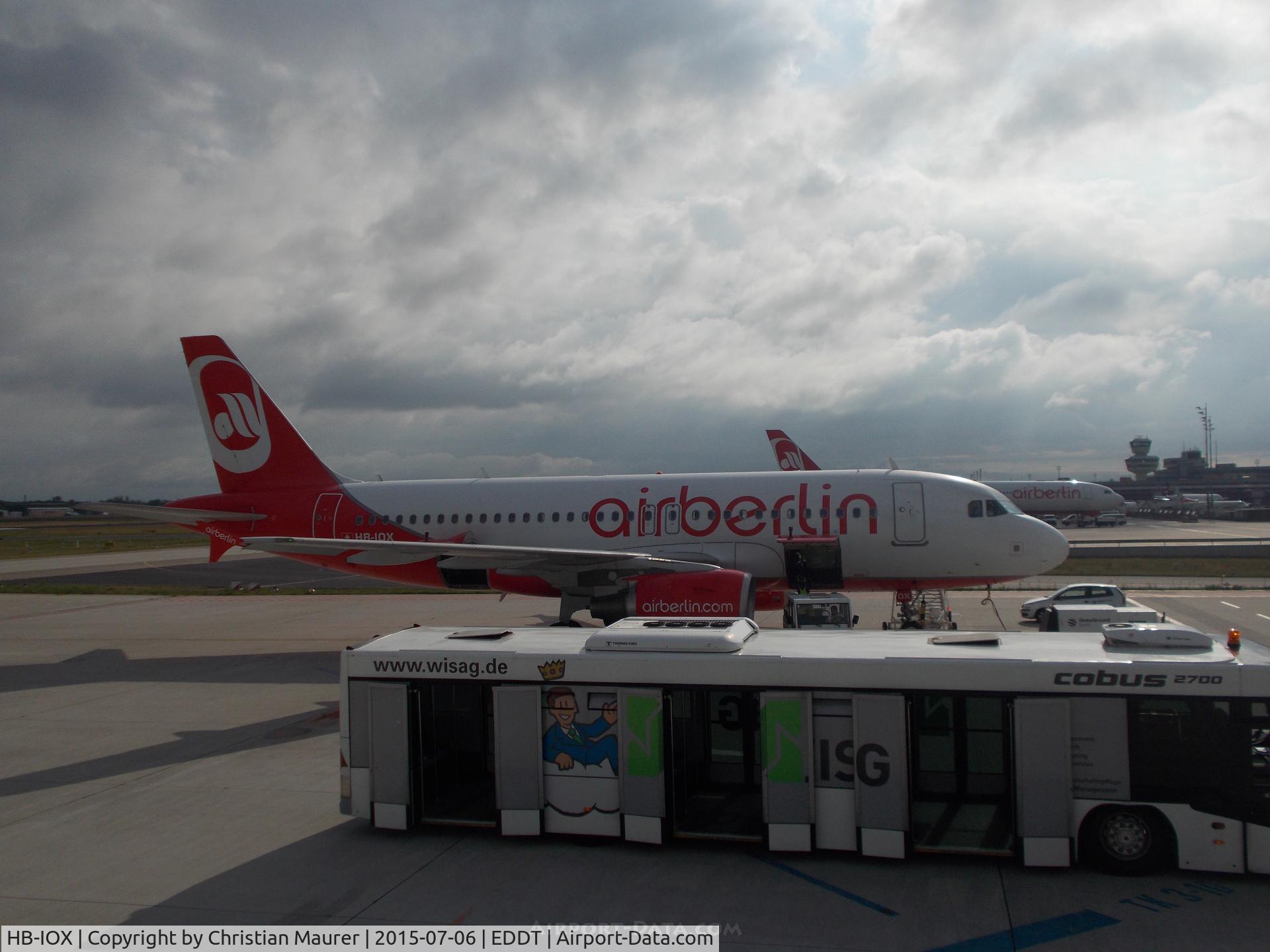 HB-IOX, 2008 Airbus A319-112 C/N 3604, Air Berlin A319 Parked