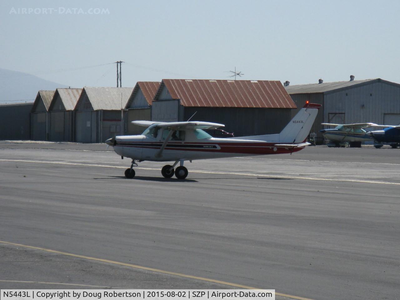 N5443L, 1980 Cessna 152 C/N 15284315, 1980 Cessna 152, Lycoming O-235 115 Hp, taxi crossing 22