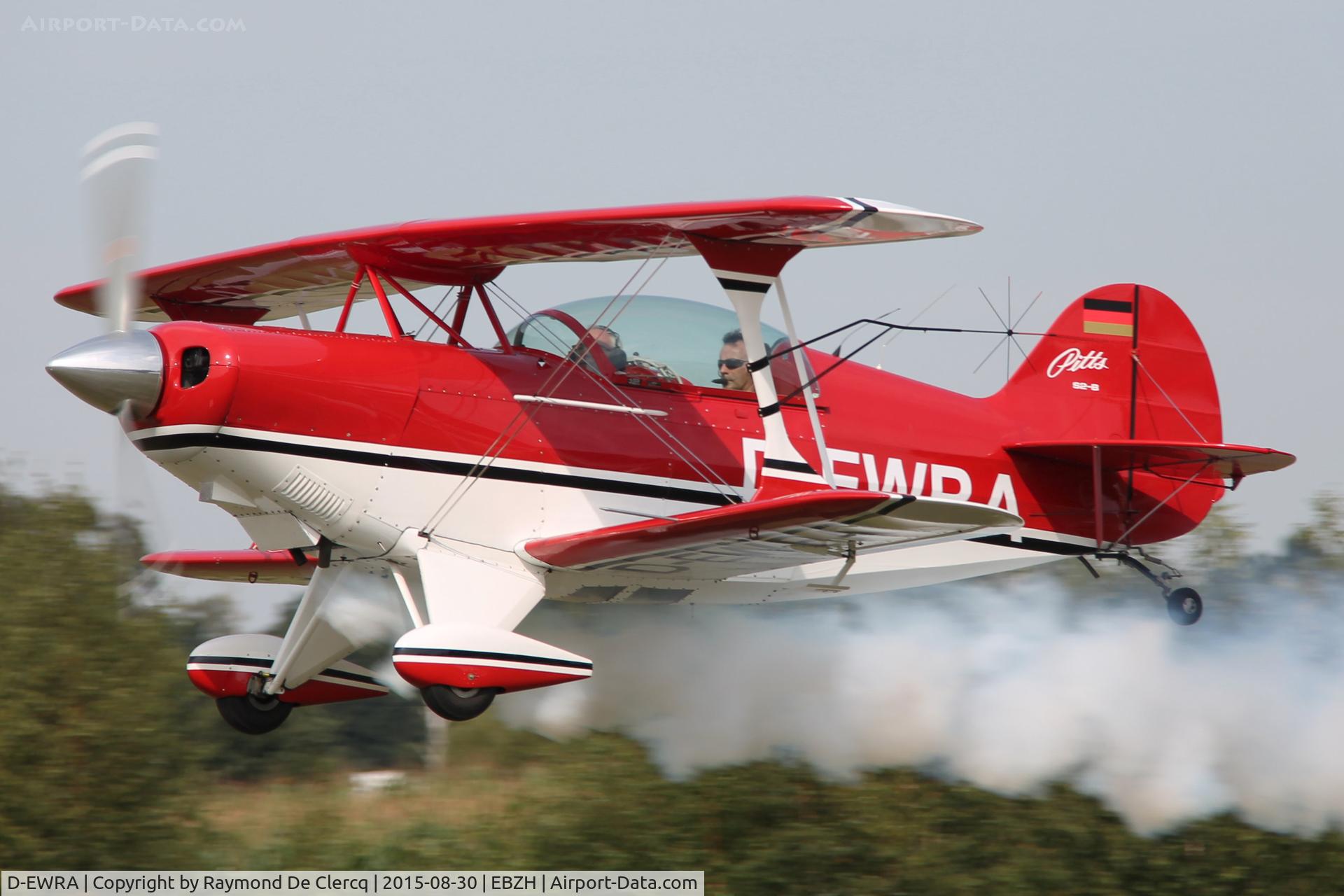 D-EWRA, 1984 Aerotek Pitts S-2B Special C/N 5058, Taking off with a lot of smoke.