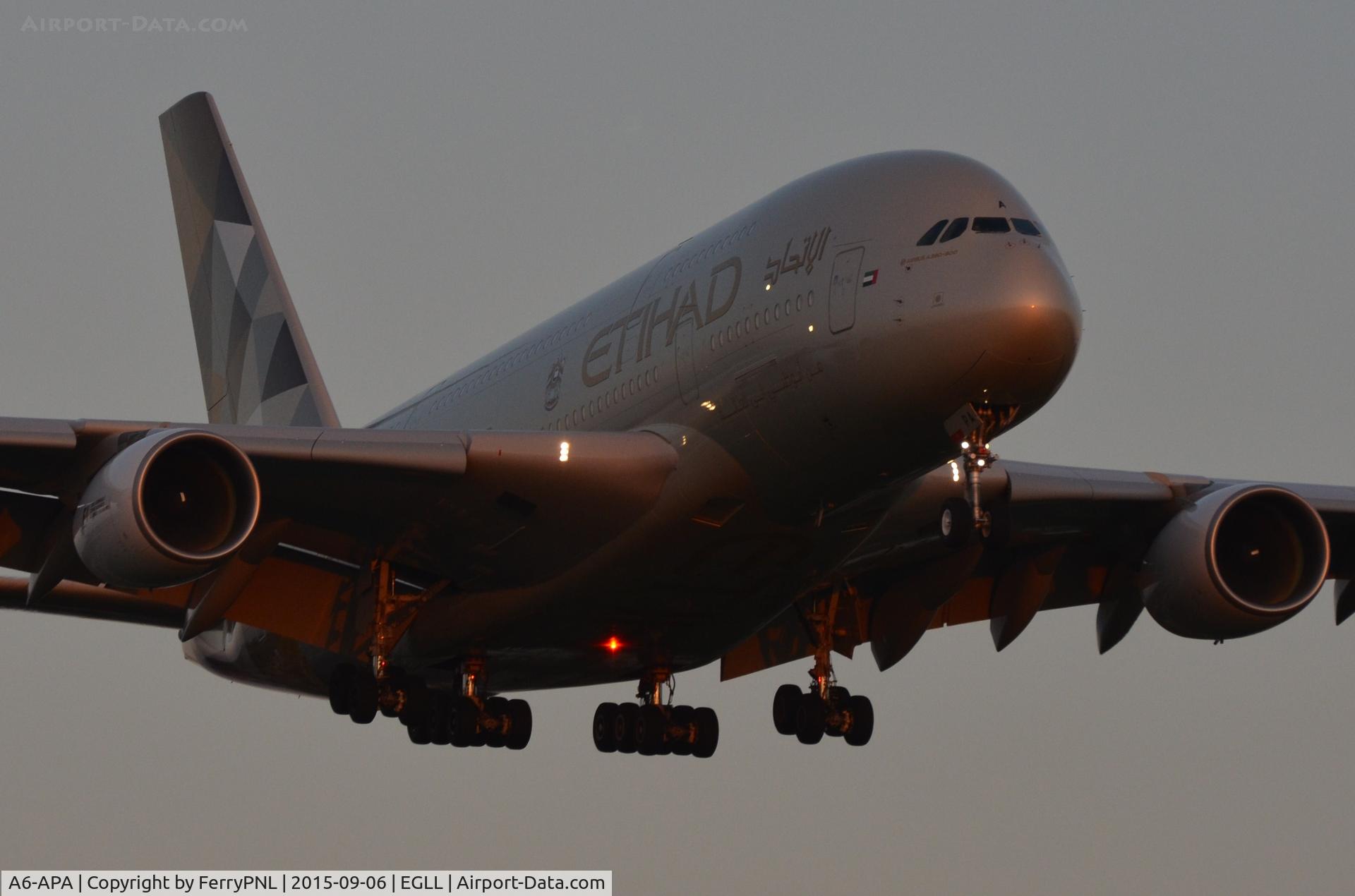 A6-APA, 2014 Airbus A380-861 C/N 166, Etihad A388 arriving late in London