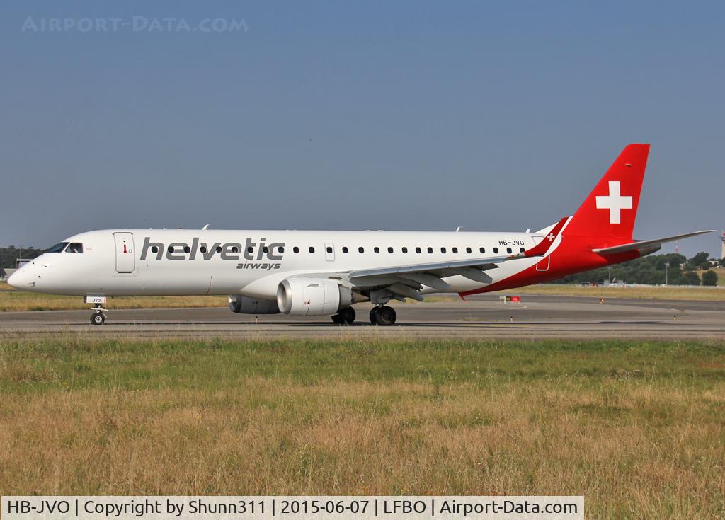 HB-JVO, 2009 Embraer 190LR (ERJ-190-100LR) C/N 19000294, Taxiing to the Terminal...