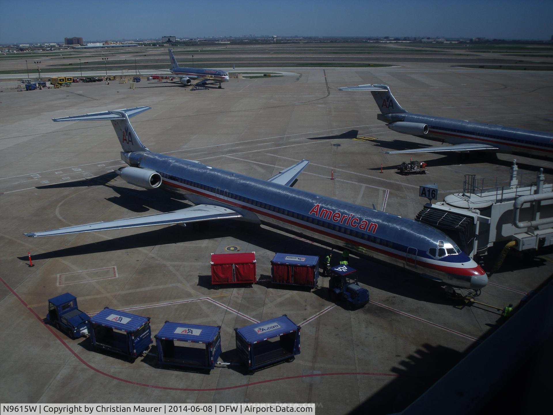 N9615W, 1997 McDonnell Douglas MD-83 (DC-9-83) C/N 53562, American DC-9-83