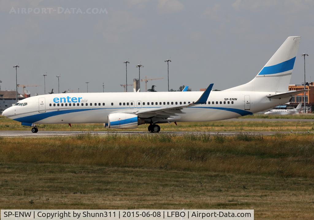 SP-ENW, 1999 Boeing 737-86J C/N 28073, Lining up rwy 32R for departure...