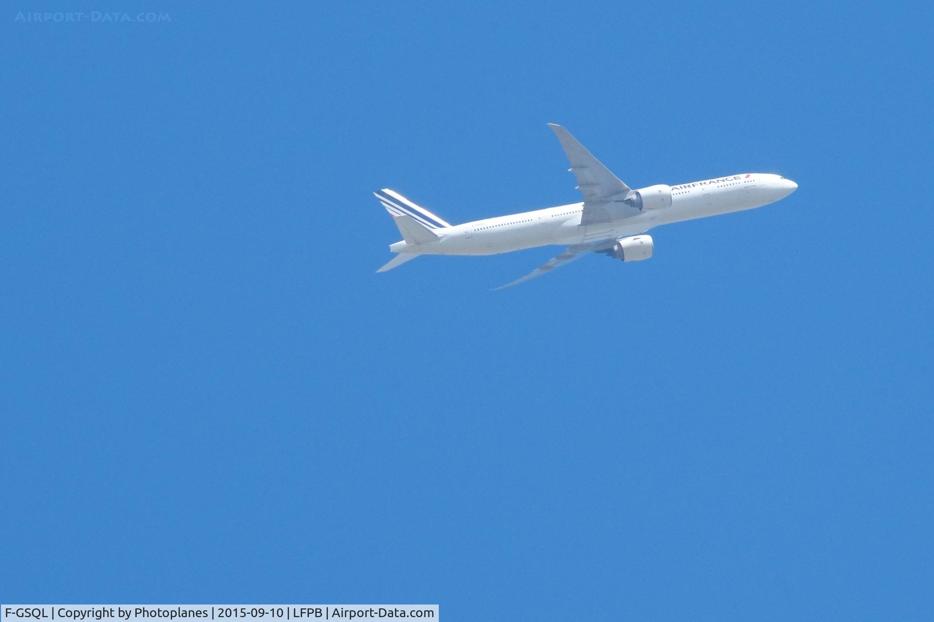 F-GSQL, 2006 Boeing 777-328/ER C/N 32853, CDG Take Off