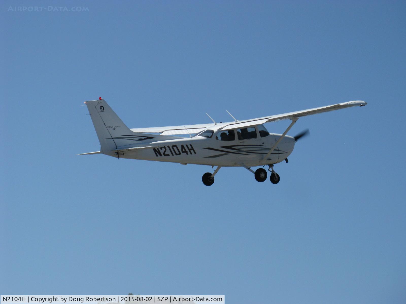N2104H, 2007 Cessna 172S SP II C/N 172S10432, 2007 Cessna 172S SKYHAWK SP, Lycoming IO-360-L2A 180 Hp, CS prop, takeoff climb Rwy 22