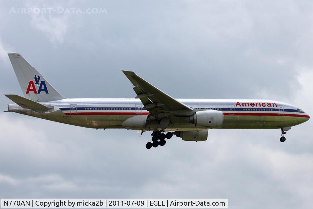 N770AN, 1999 Boeing 777-223 C/N 29578, Landing