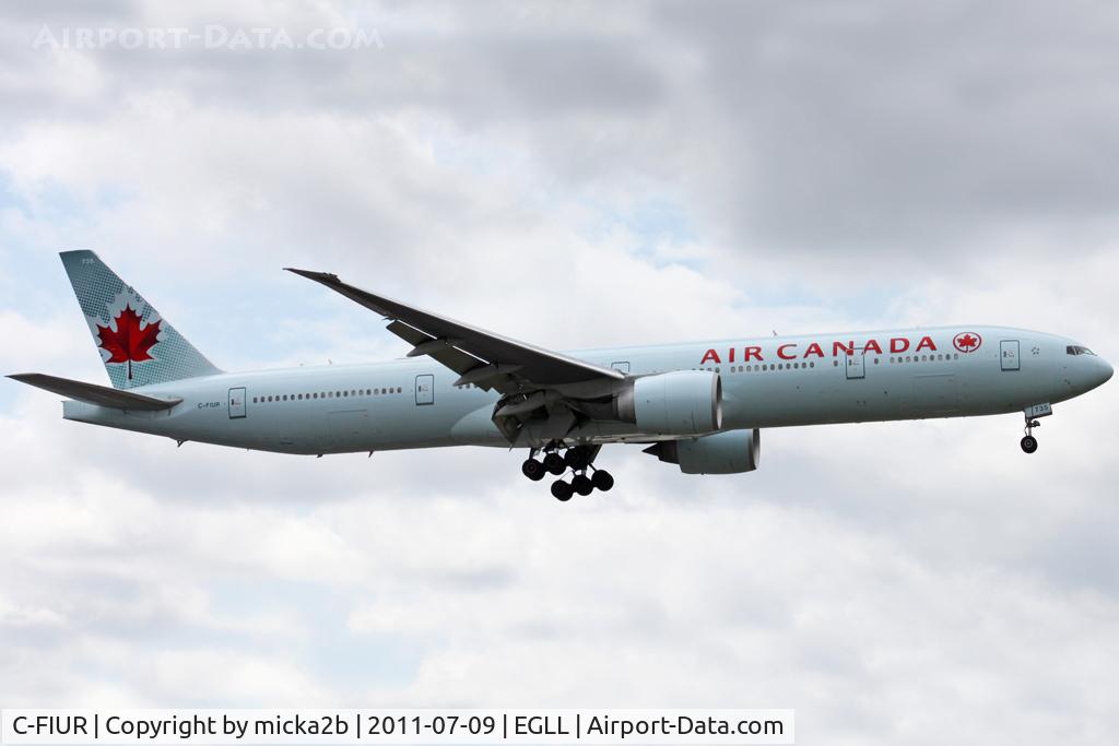 C-FIUR, 2007 Boeing 777-333/ER C/N 35242, Landing