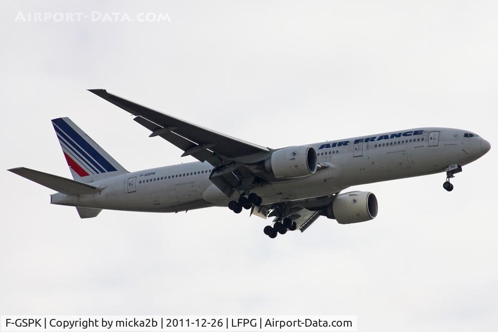 F-GSPK, 2000 Boeing 777-228/ER C/N 29010, Landing