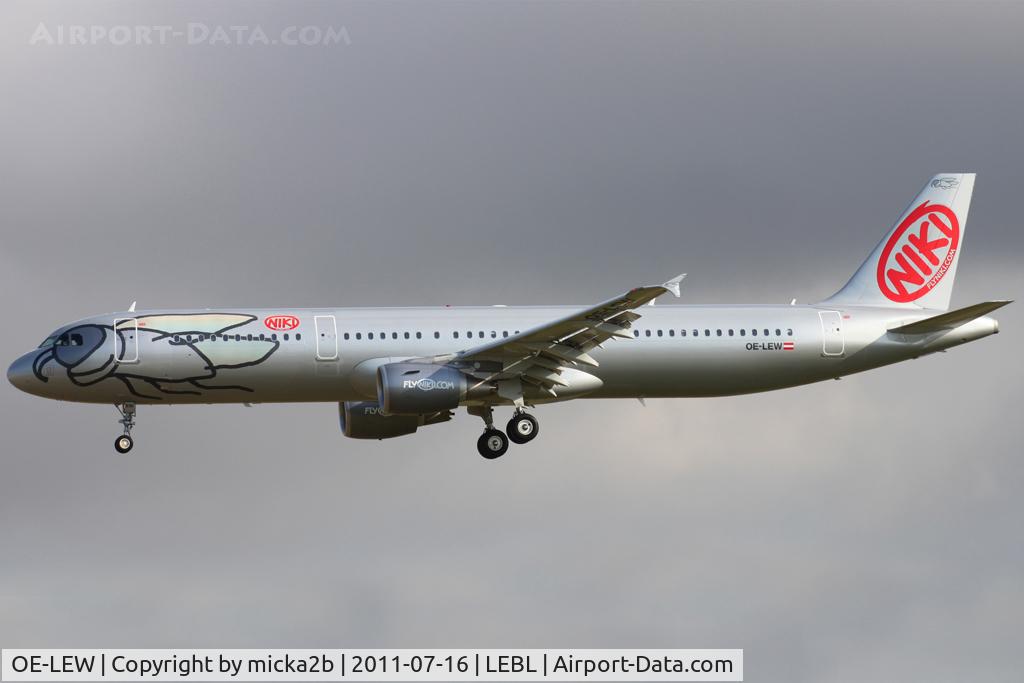 OE-LEW, 2011 Airbus A321-211 C/N 4611, Landing