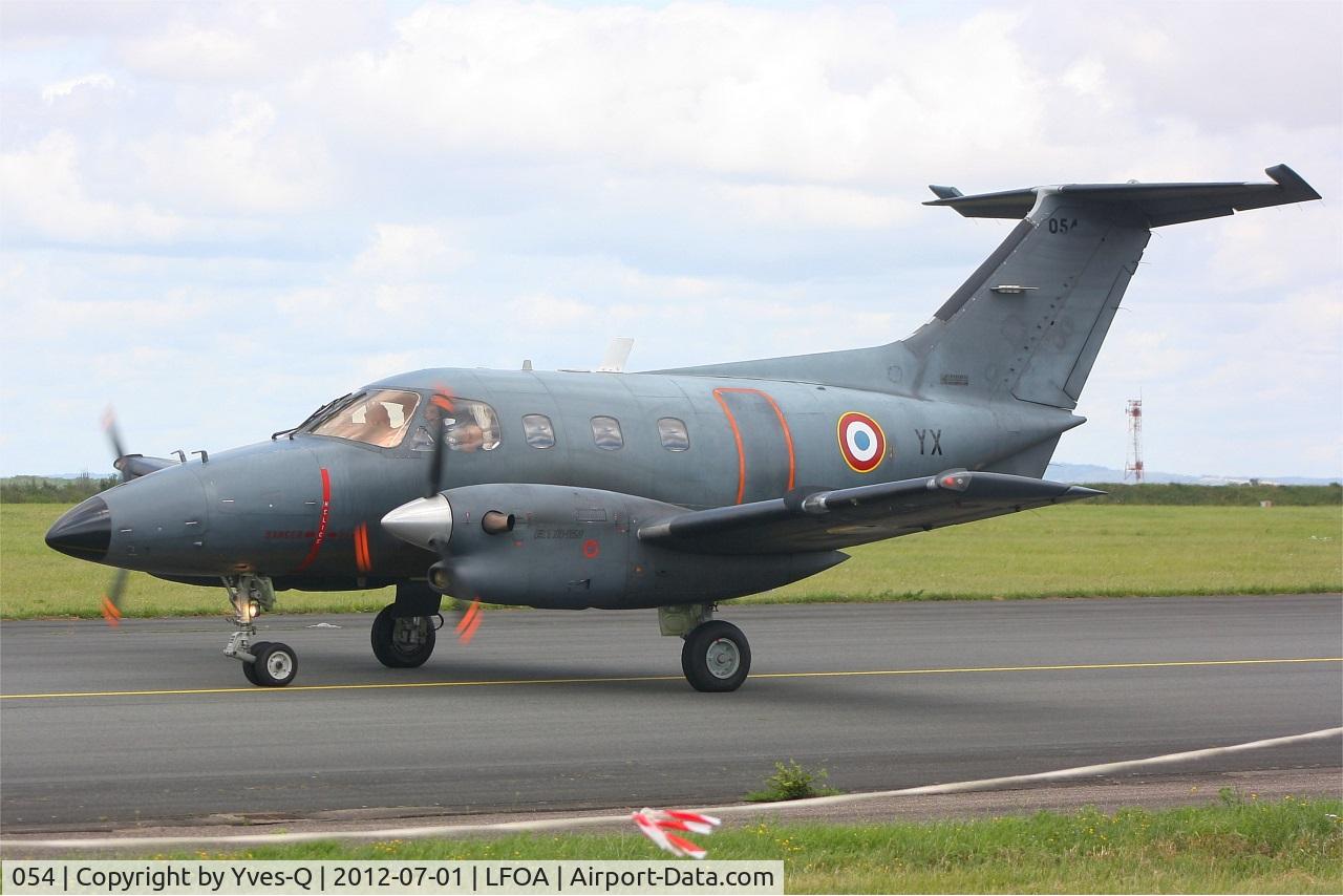 054, 1982 Embraer EMB-121AA Xingu C/N 121054, Embraer EMB-121AA Xingu, Taxiing after landing rwy 06, Avord Air Base 702 (LFOA) open day 2012