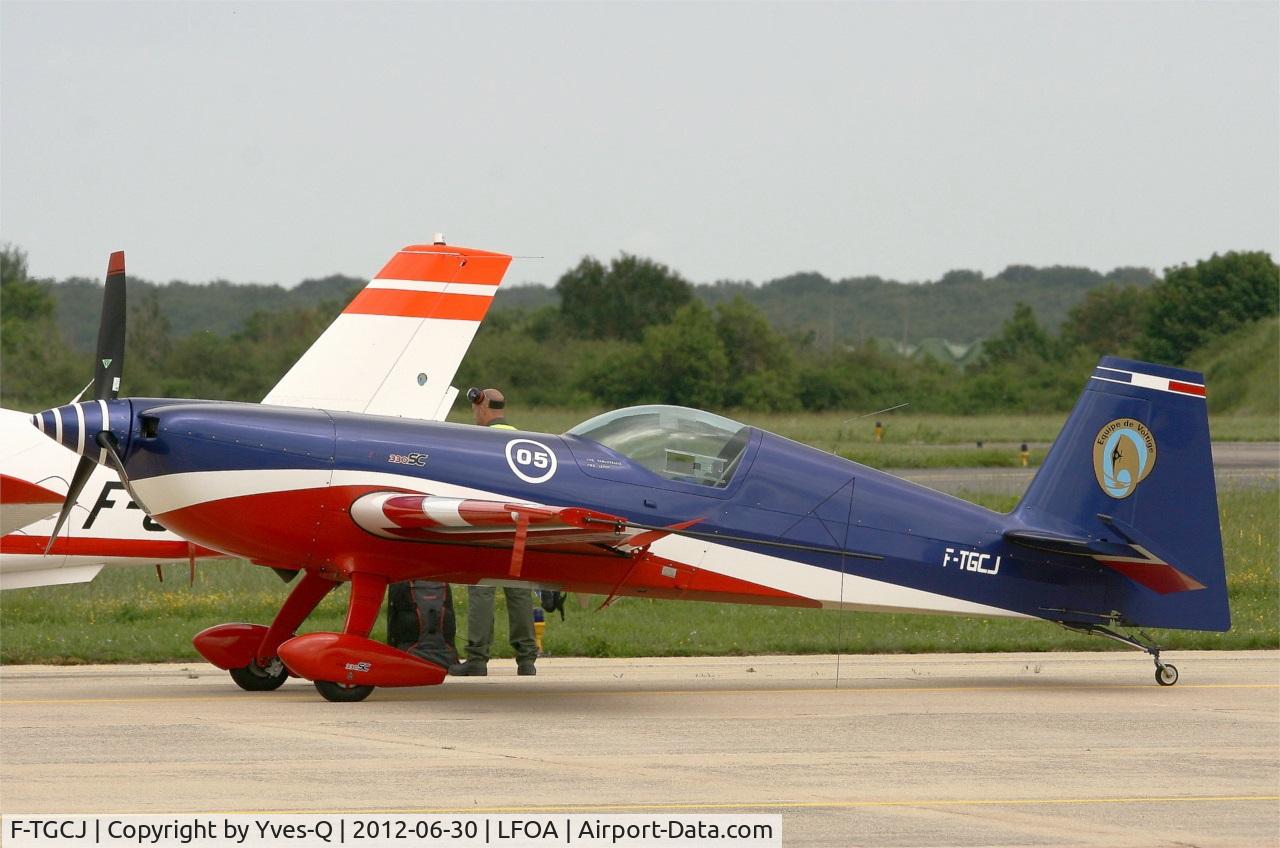 F-TGCJ, Extra EA-330SC C/N 05, Extra EA-330SC, Static display, Avord Air Base 702 (LFOA)  Open day 2012