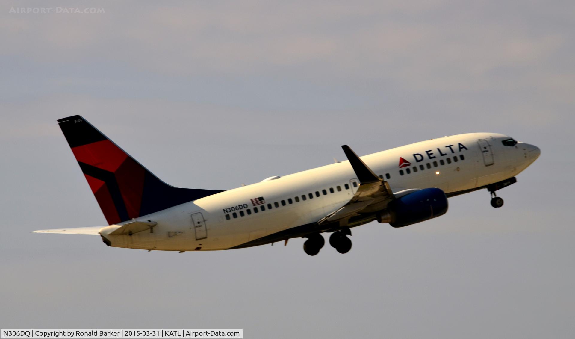 N306DQ, 2008 Boeing 737-732 C/N 29633, Takeoff Atlanta