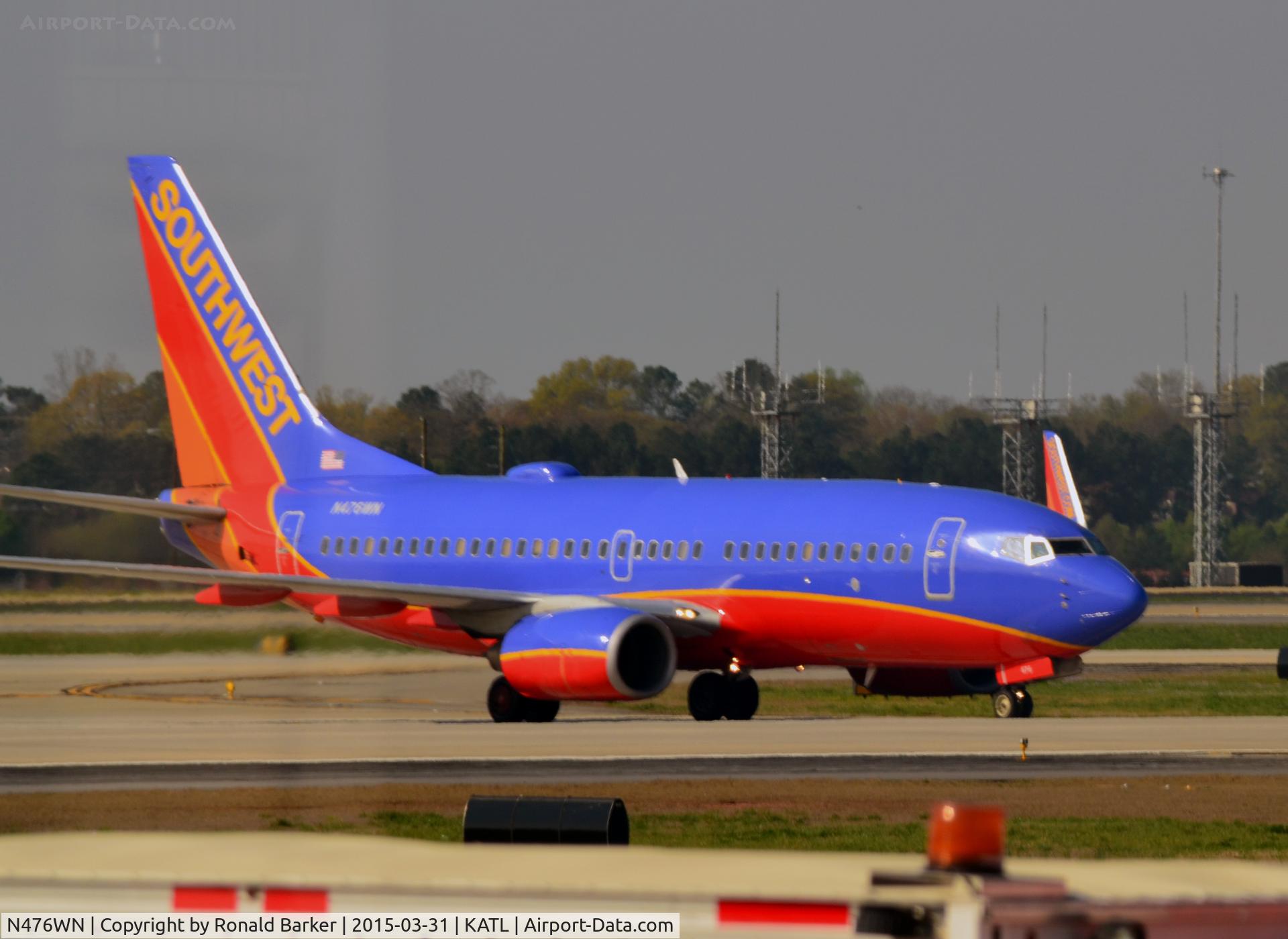 N476WN, 2004 Boeing 737-7H4 C/N 32475, Taxi Atlanta