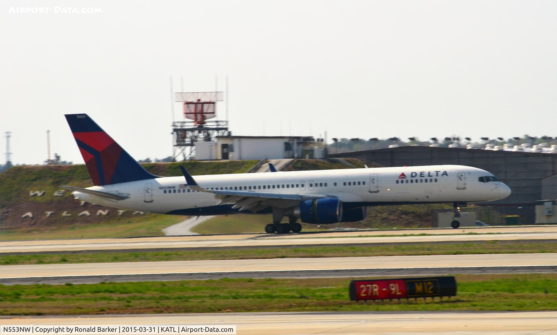 N553NW, 2001 Boeing 757-251 C/N 26500, Takeoff Atlanta