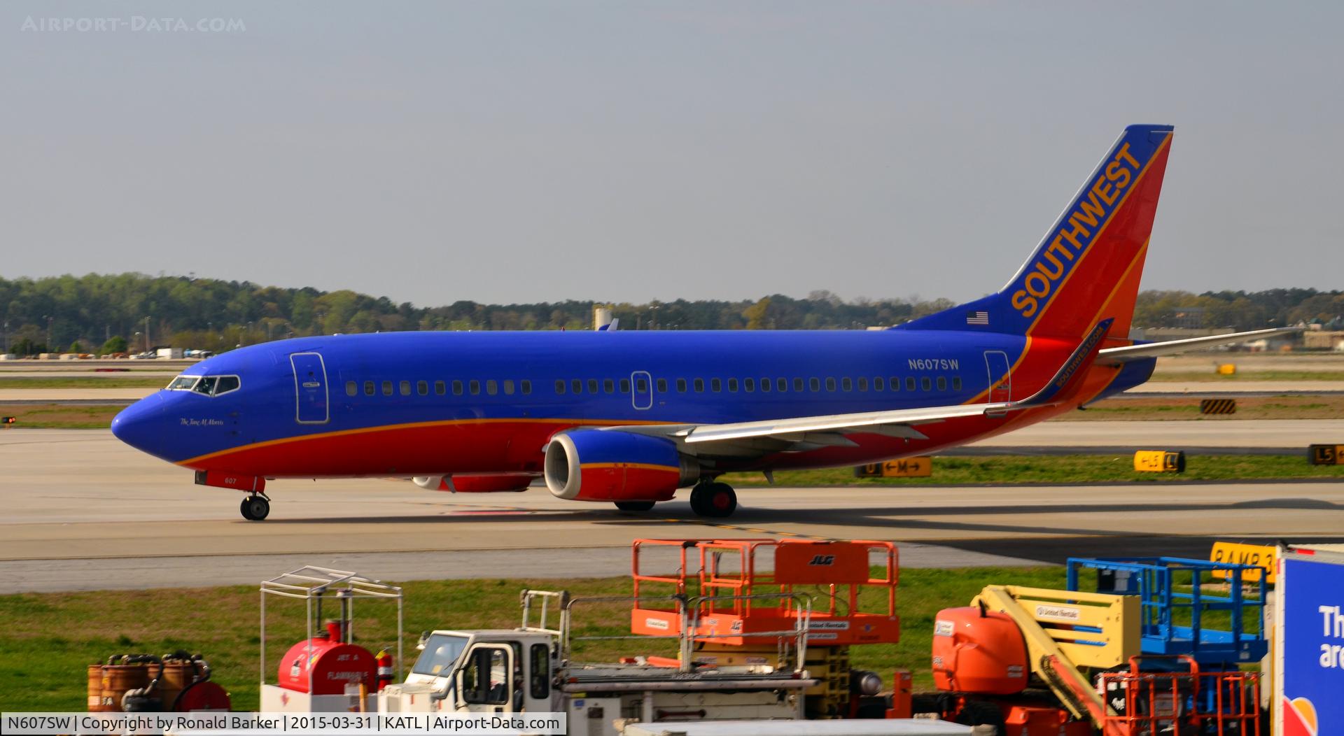 N607SW, 1995 Boeing 737-3H4 C/N 27927, Taxi Atlanta