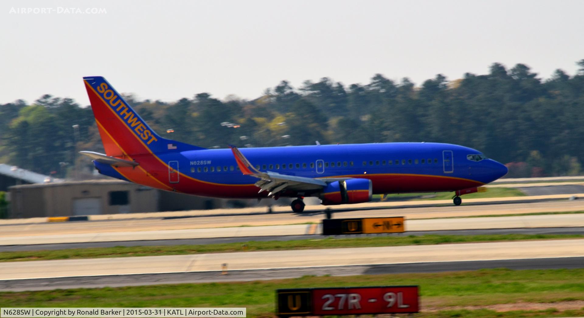 N628SW, 1996 Boeing 737-3H4 C/N 27703, Landing Atlanta