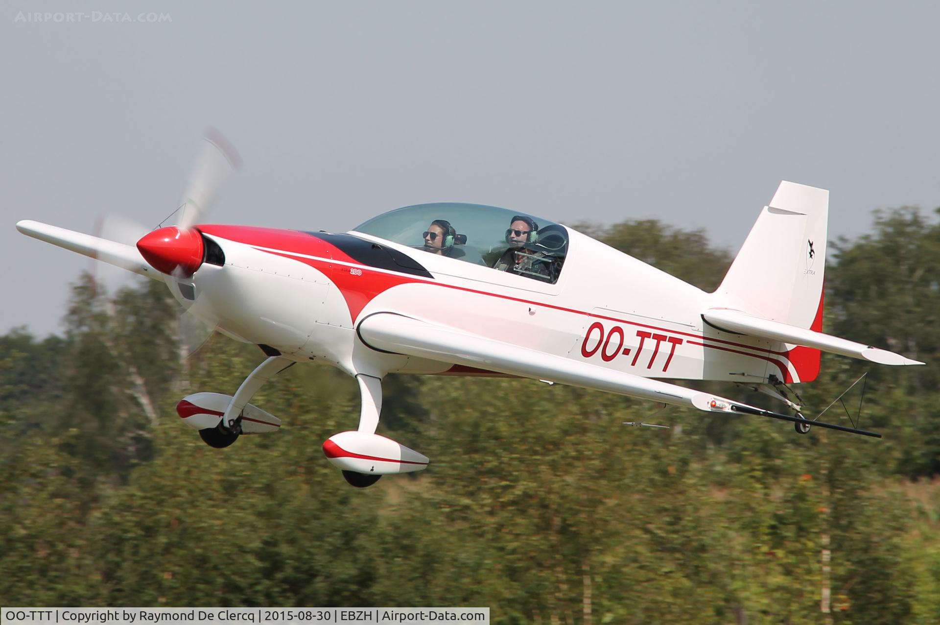 OO-TTT, 2009 Extra EA-300/200 C/N 1042, Low pass at Kiewit/Hasselt.