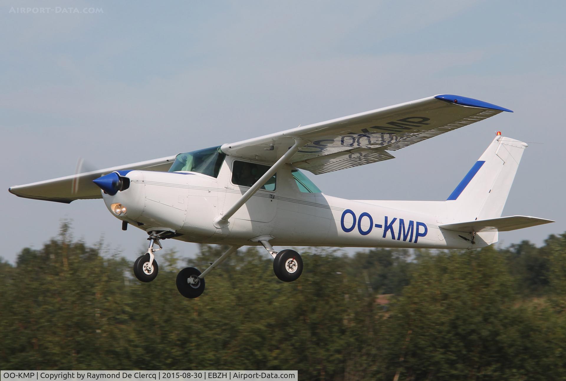 OO-KMP, 1978 Cessna 152 C/N 15283278, Take-off at Kiewit/Hasselt.