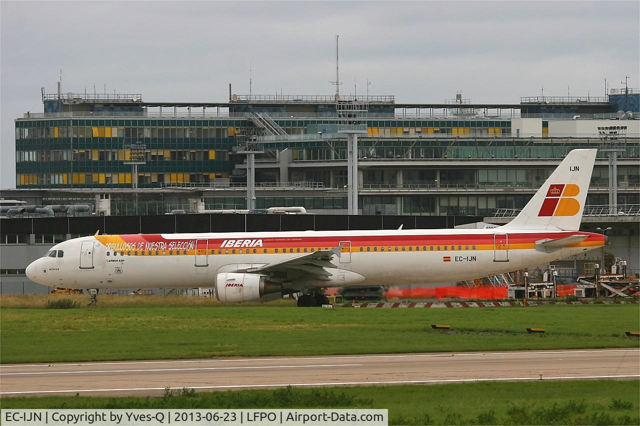 EC-IJN, 2002 Airbus A321-211 C/N 1836, Airbus A321-211, Taxiing to boarding area, Paris-Orly Airport (LFPO-ORY)
