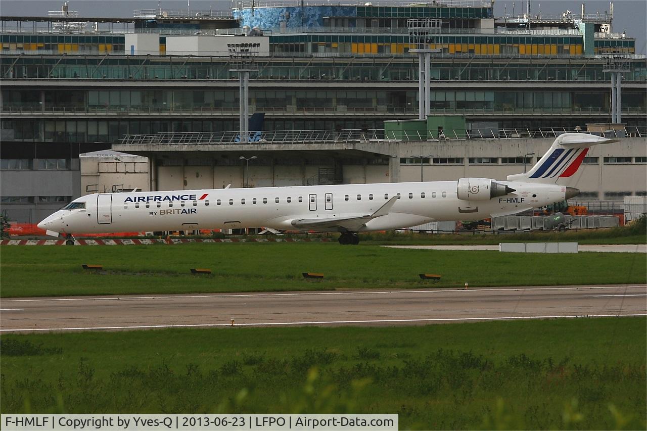 F-HMLF, 2010 Bombardier CRJ-1000EL NG (CL-600-2E25) C/N 19010, Bombardier CL-600-2E25, Taxiing after landing Rwy 26, Paris-Orly Airport (LFPO-ORY)