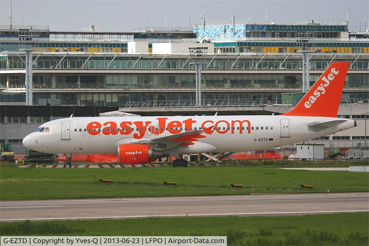 G-EZTD, 2009 Airbus A320-214 C/N 3909, Airbus A320-214, Taxiing to boarding area, Paris-Orly Airport (LFPO-ORY)