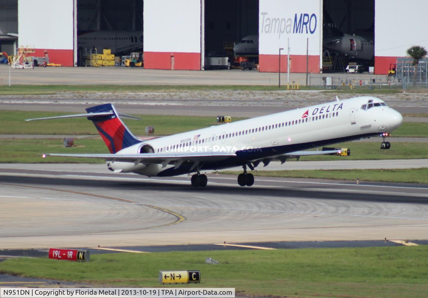 N951DN, 1997 McDonnell Douglas MD-90-30 C/N 53361, Delta