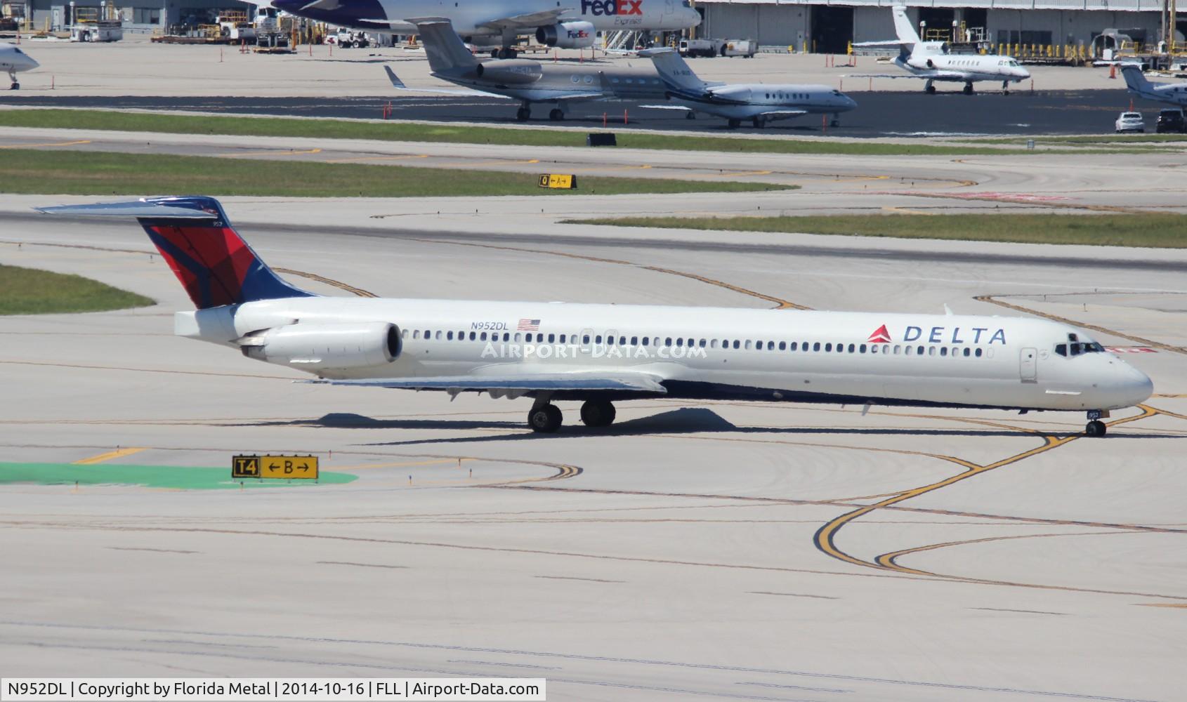 N952DL, 1990 McDonnell Douglas MD-88 C/N 49883, Delta