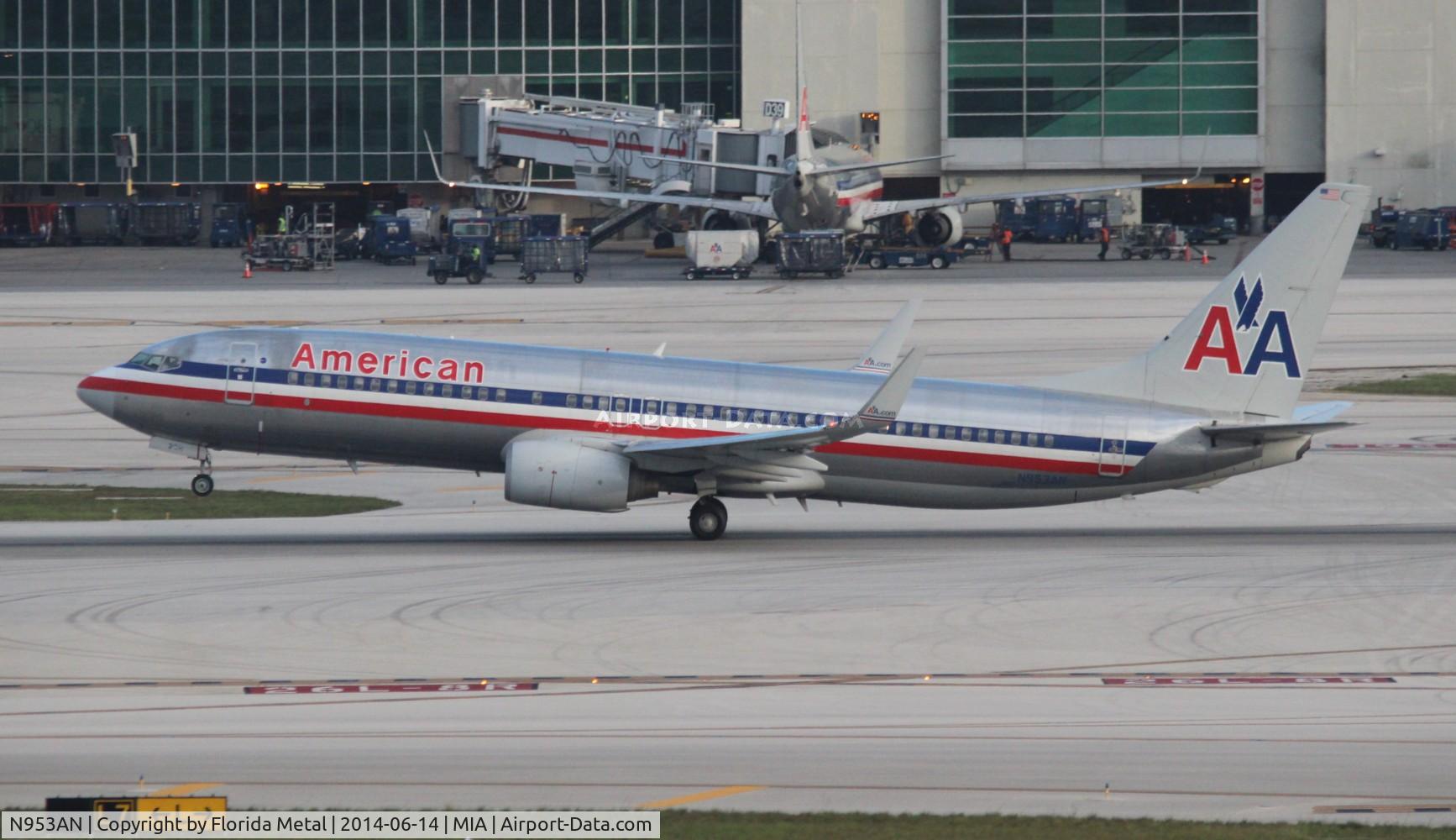 N953AN, 2001 Boeing 737-823 C/N 29539, American