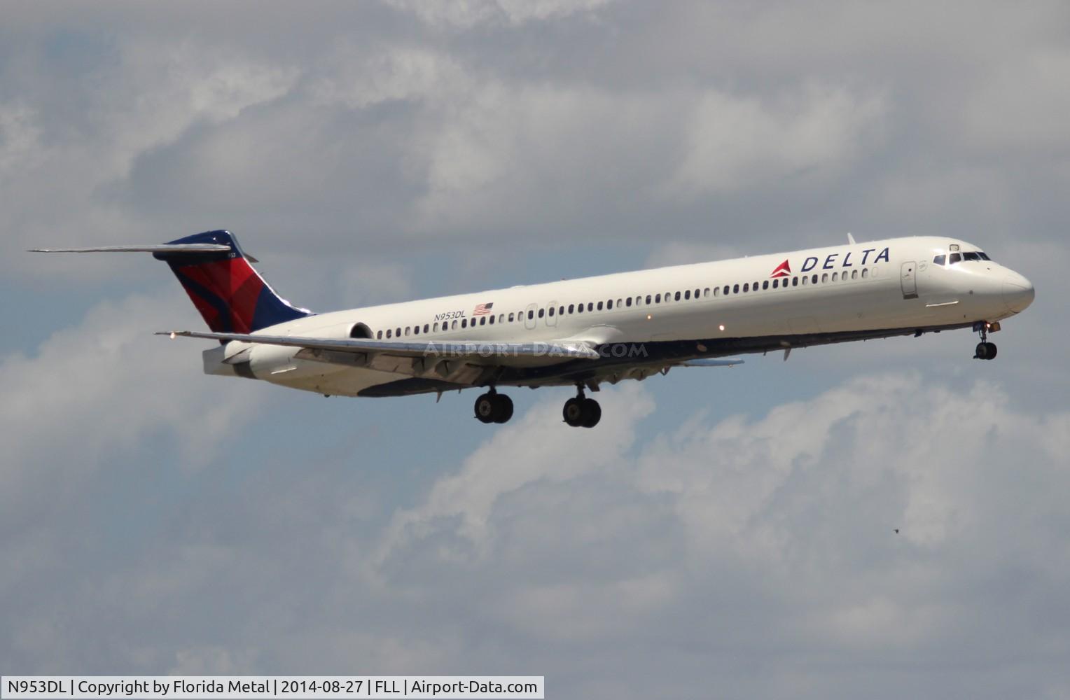N953DL, 1990 McDonnell Douglas MD-88 C/N 49884, Delta