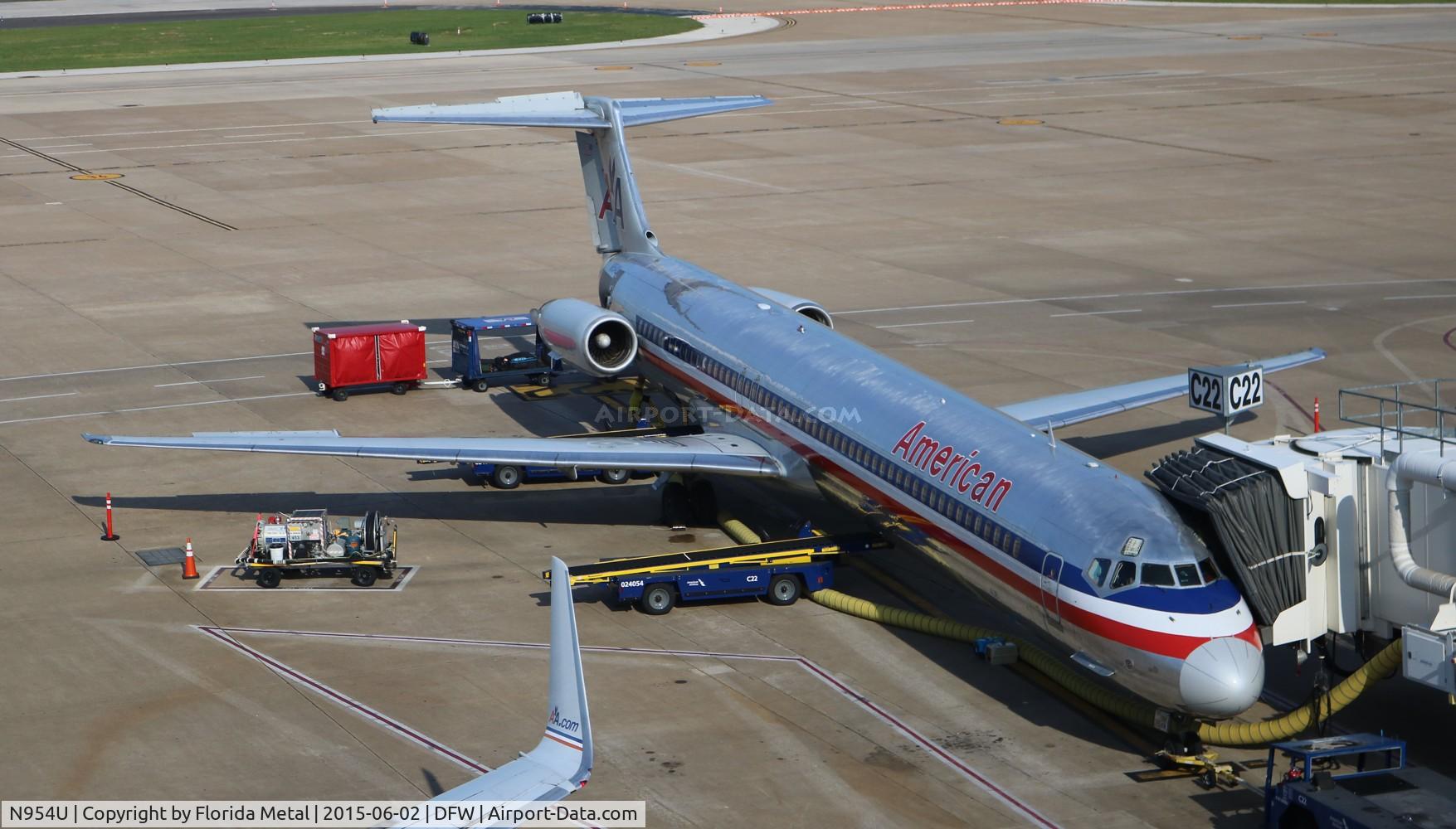 N954U, 1987 McDonnell Douglas MD-82 (DC-9-82) C/N 49426, American