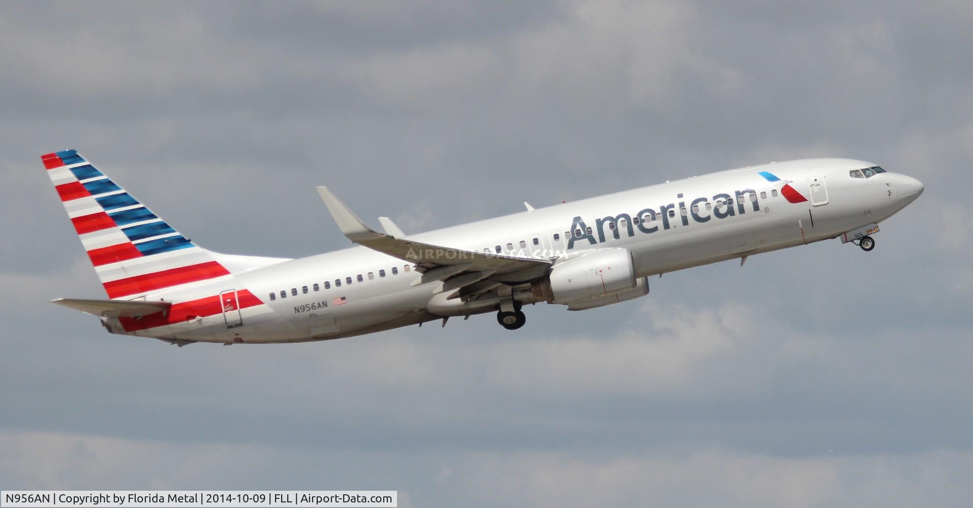 N956AN, 2001 Boeing 737-823 C/N 30090, American