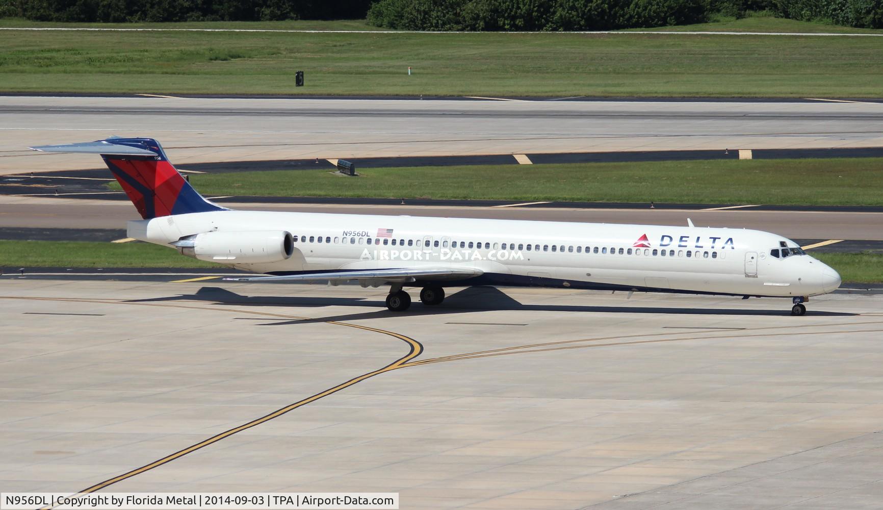 N956DL, 1990 McDonnell Douglas MD-88 C/N 49887, Delta