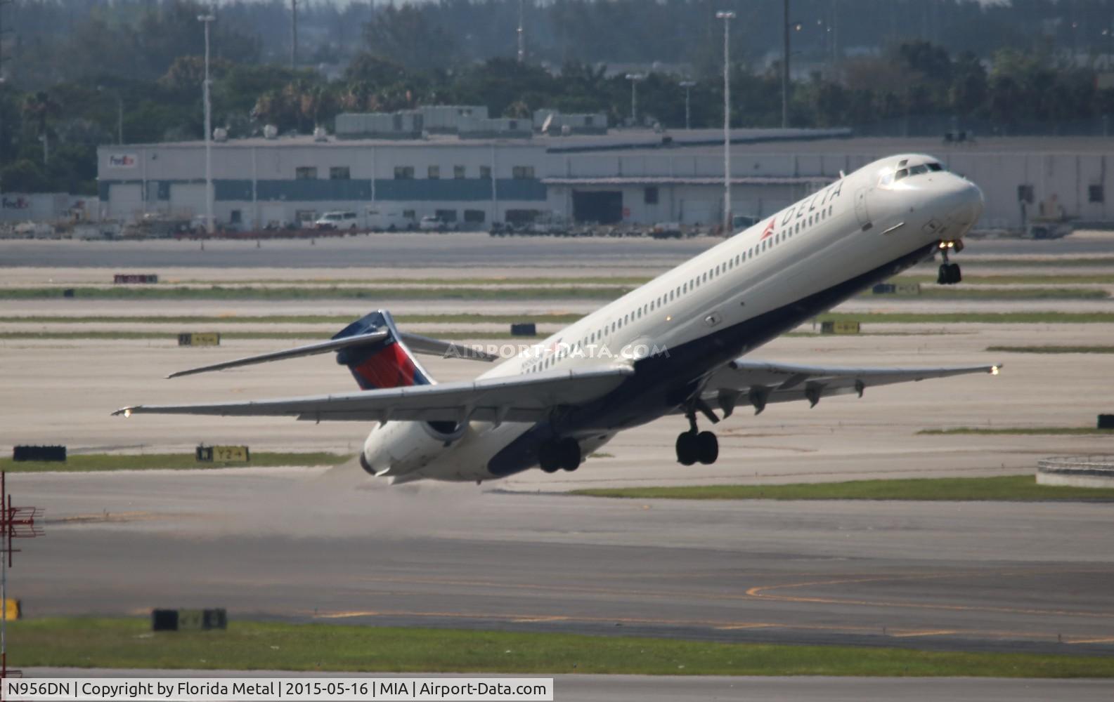 N956DN, McDonnell Douglas MD-90-30 C/N 53526, Delta MD-90
