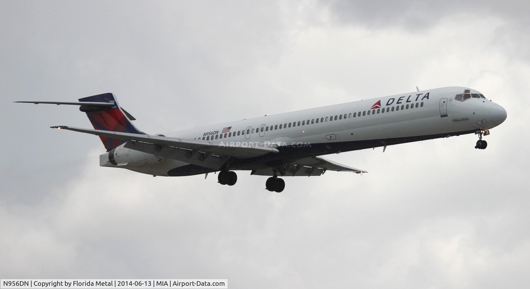 N956DN, McDonnell Douglas MD-90-30 C/N 53526, Delta