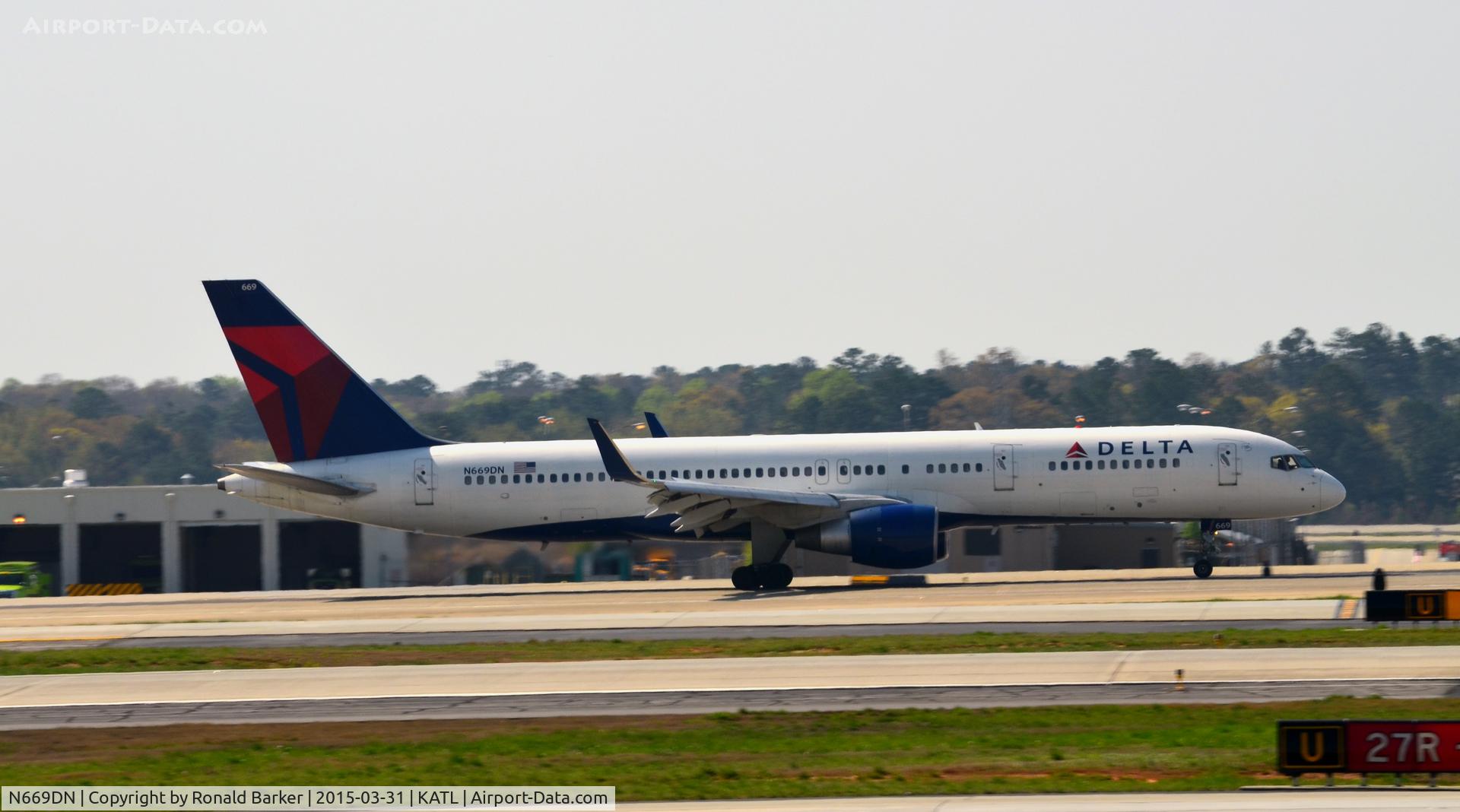 N669DN, 1991 Boeing 757-232 C/N 25142, Landing Atlanta