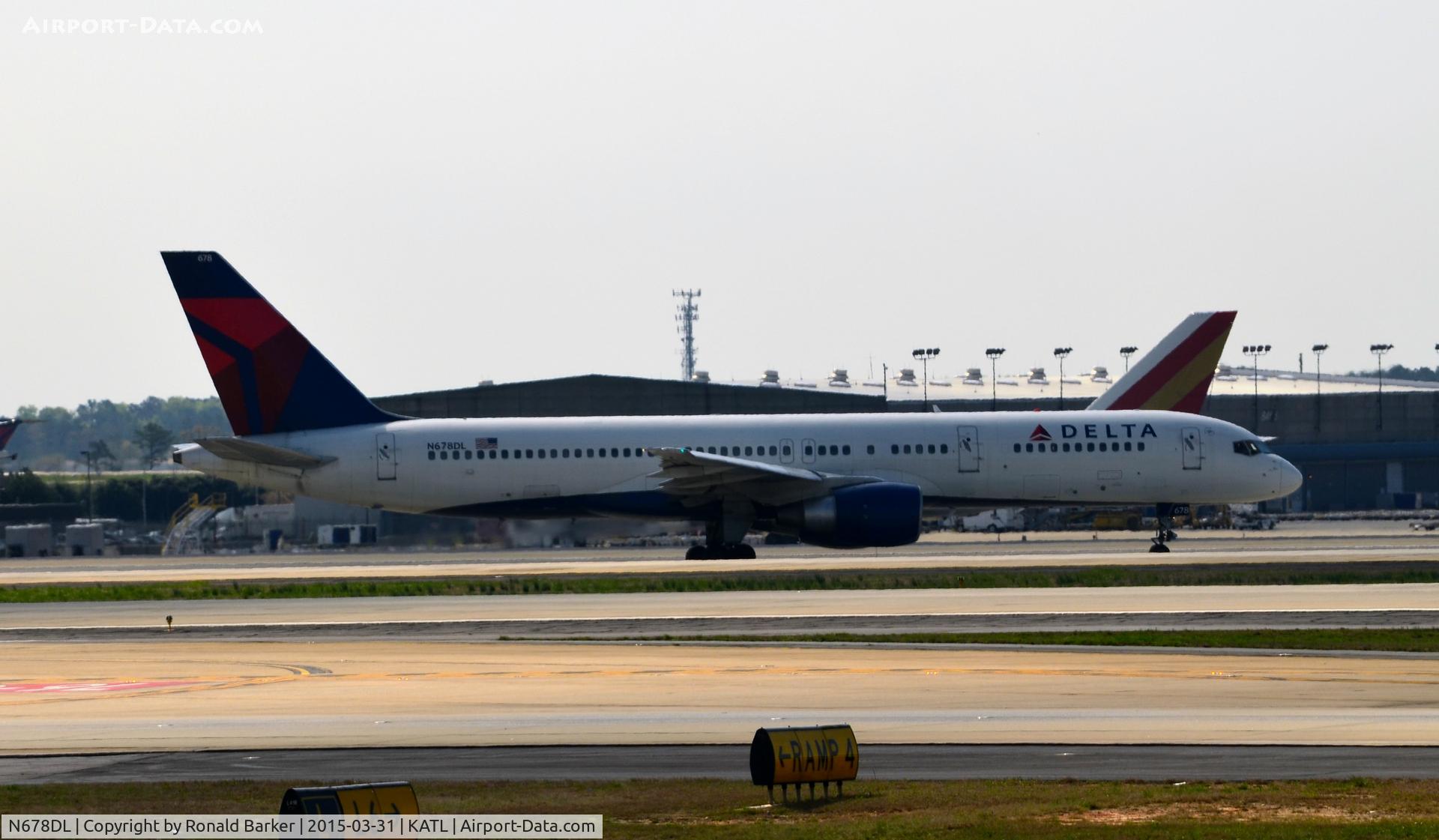 N678DL, 1998 Boeing 757-232 C/N 25983, Takeoff Atlanta