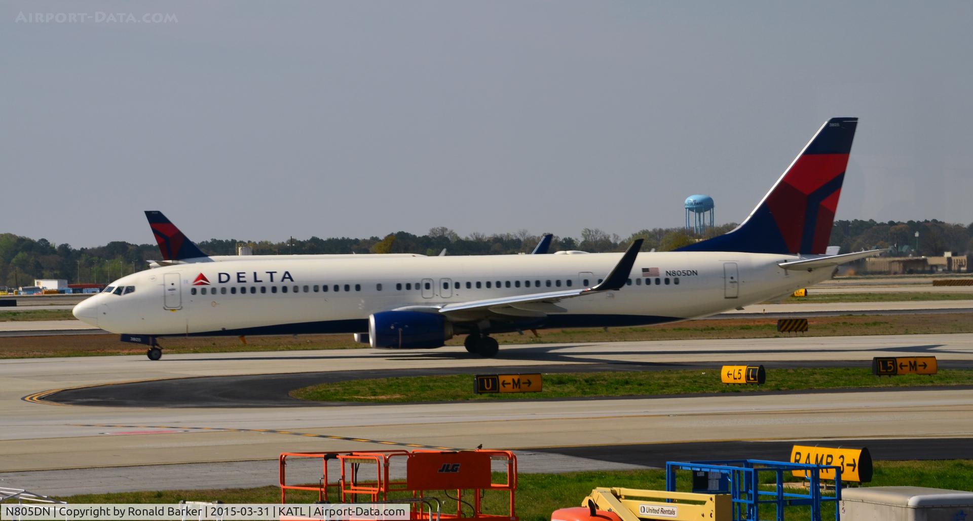 N805DN, 2013 Boeing 737-932/ER C/N 31913, Taxi Atlanta
