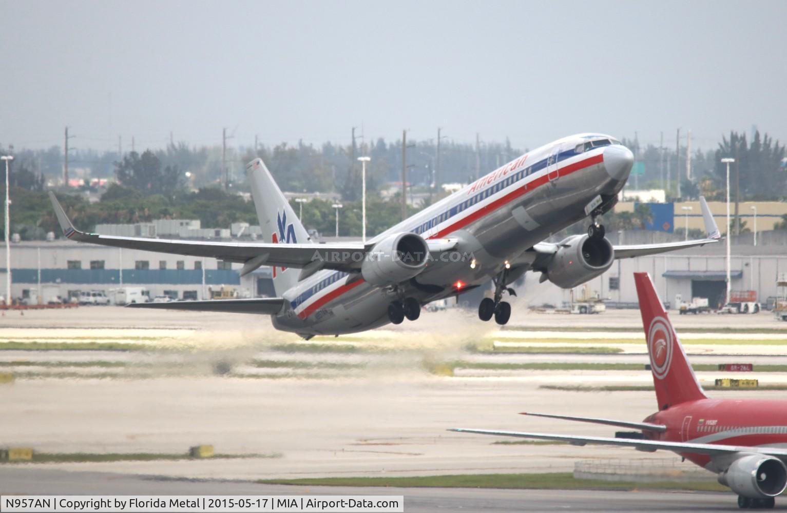 N957AN, 2001 Boeing 737-823 C/N 29541, American
