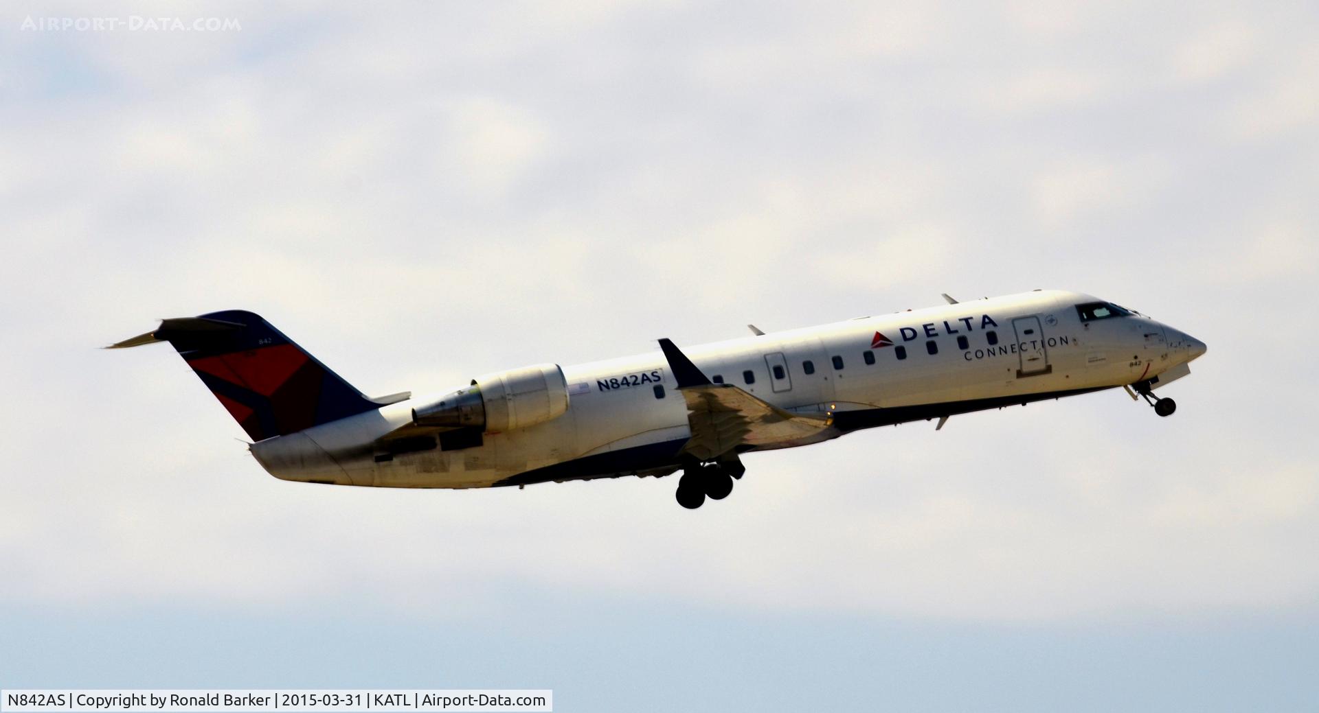 N842AS, 1999 Bombardier CRJ-200ER (CL-600-2B19) C/N 7304, Takeoff Atlanta