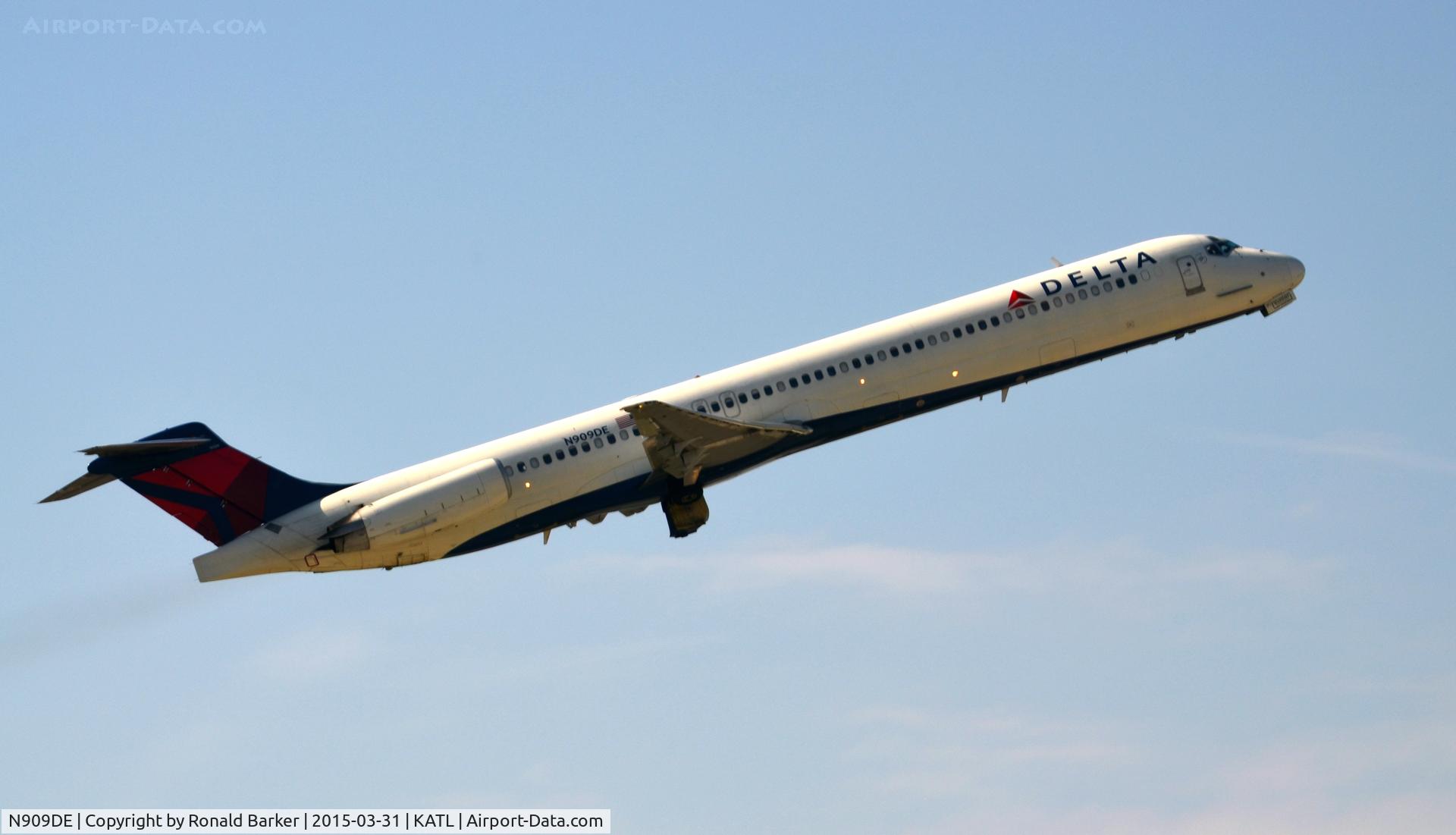 N909DE, 1992 McDonnell Douglas MD-88 C/N 53418, Takeoff Atlanta