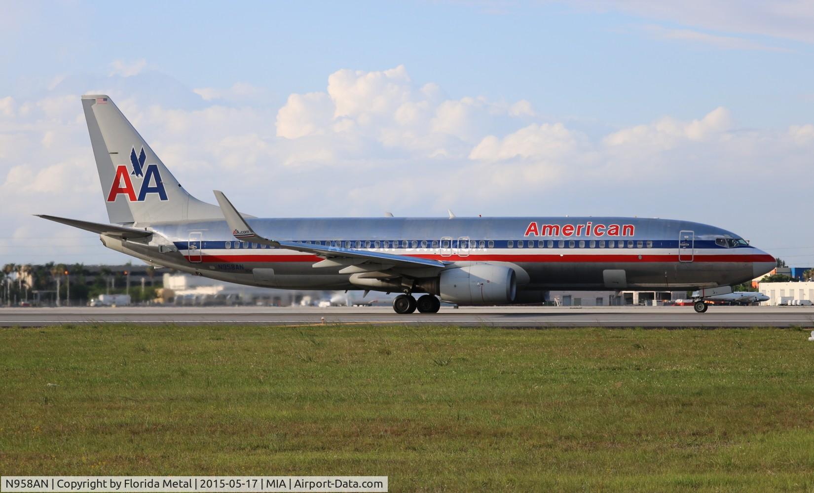 N958AN, 2001 Boeing 737-823 C/N 30091, American