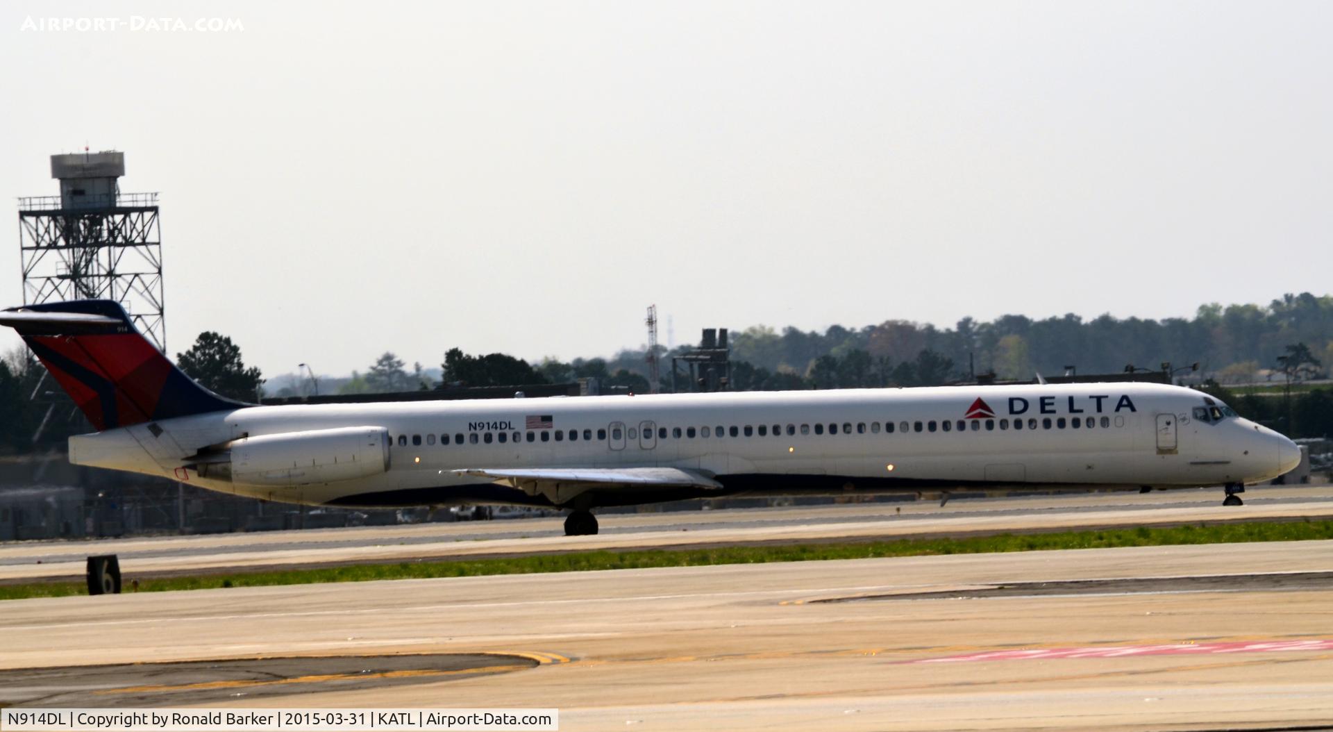 N914DL, 1988 McDonnell Douglas MD-88 C/N 49545, Takeoff Atlanta