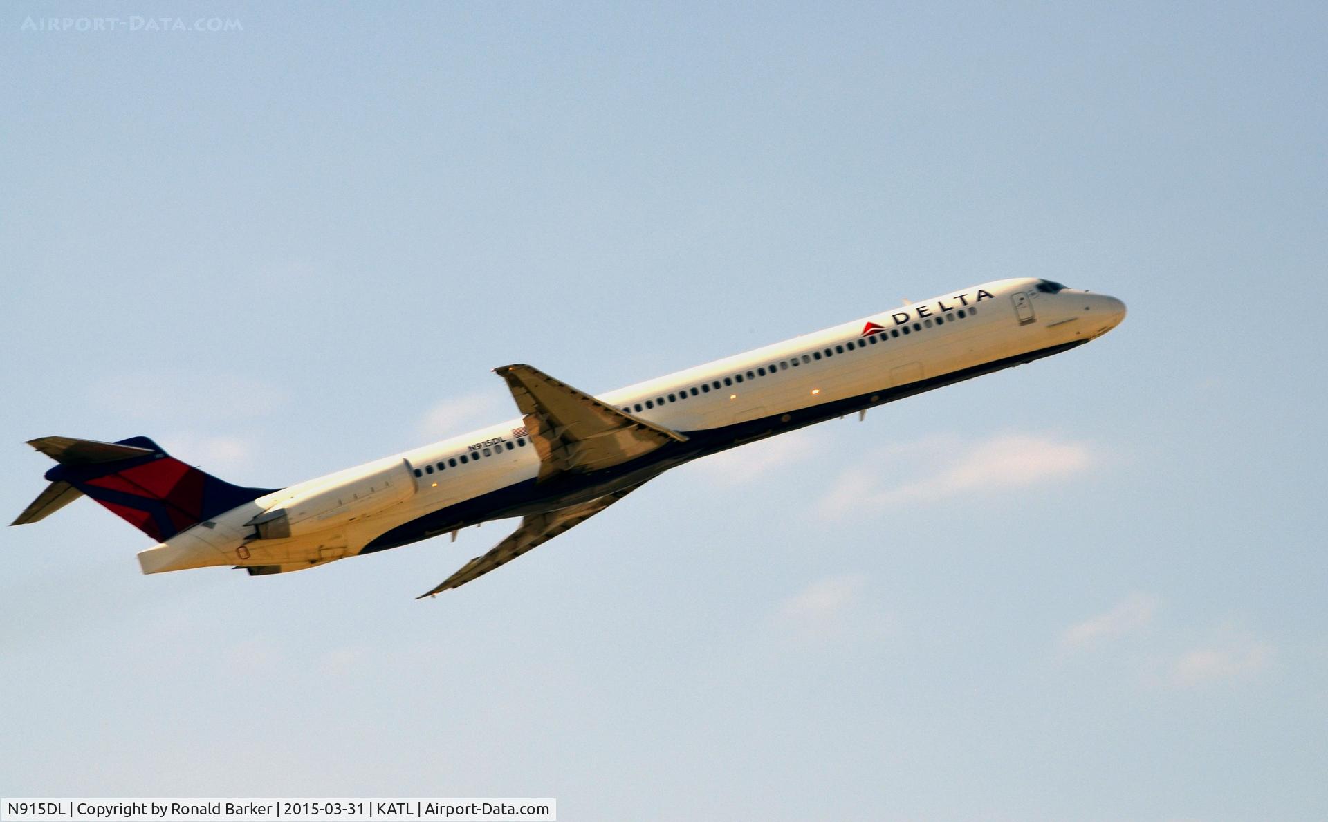 N915DL, 1988 McDonnell Douglas MD-88 C/N 49546, Takeoff Atlanta