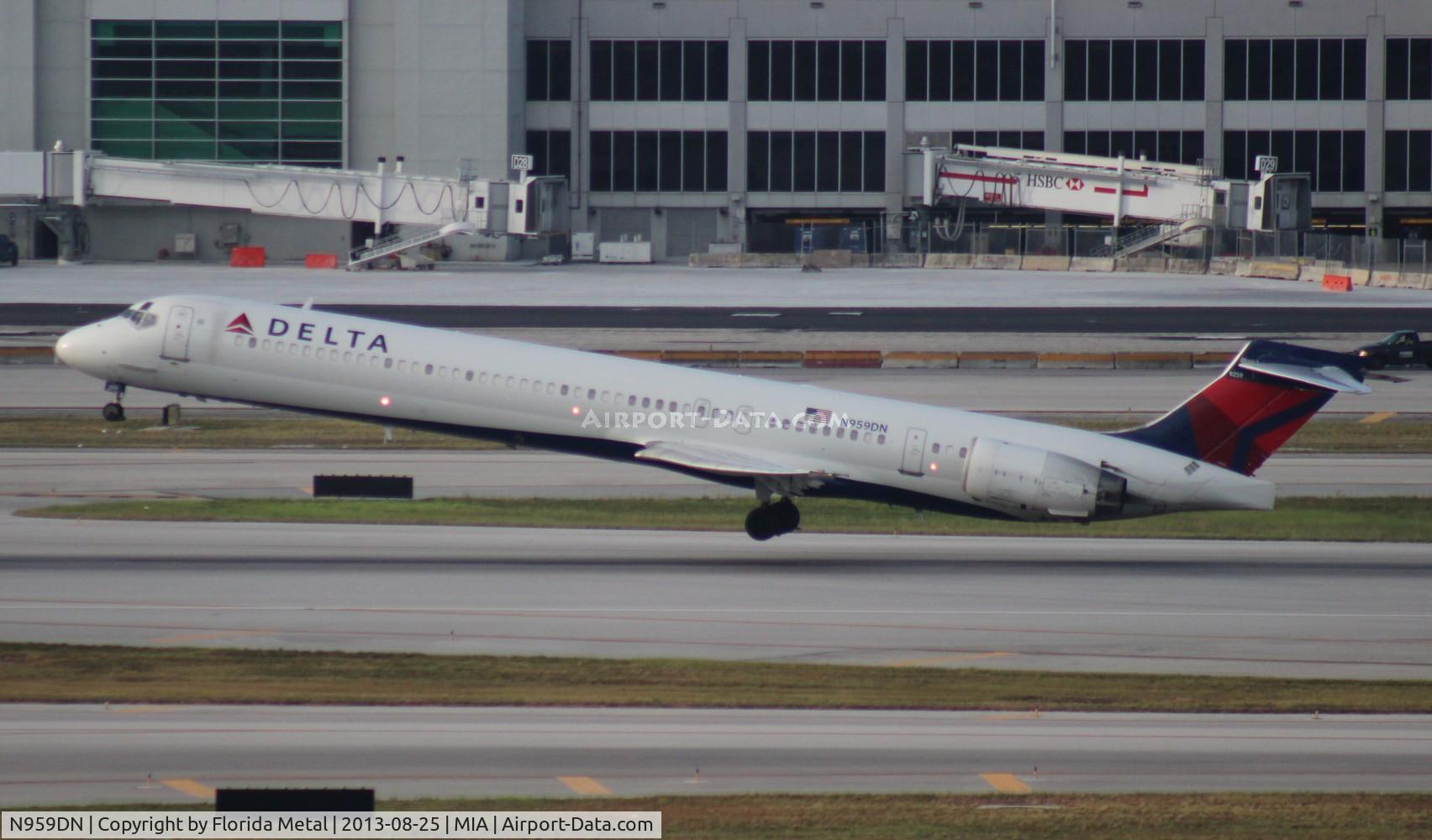 N959DN, McDonnell Douglas MD-90-30 C/N 53529, Delta