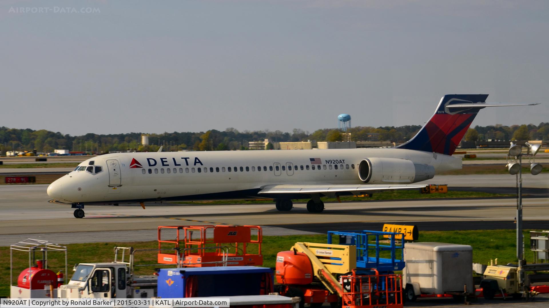 N920AT, 2000 Boeing 717-200 C/N 55083, Taxi Atlanta
